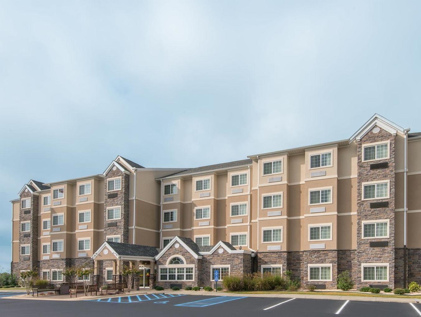 Microtel Inn And Suites By Wyndham Opelika Exterior photo