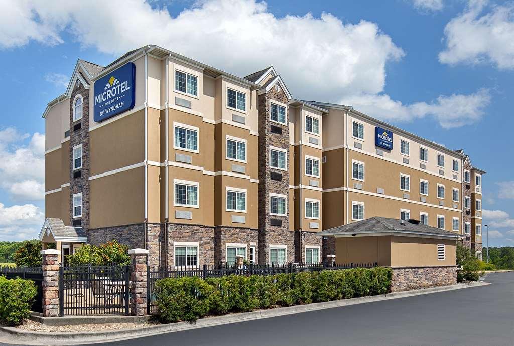 Microtel Inn And Suites By Wyndham Opelika Exterior photo